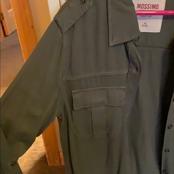Mossimo button up - Picture 2 of 3